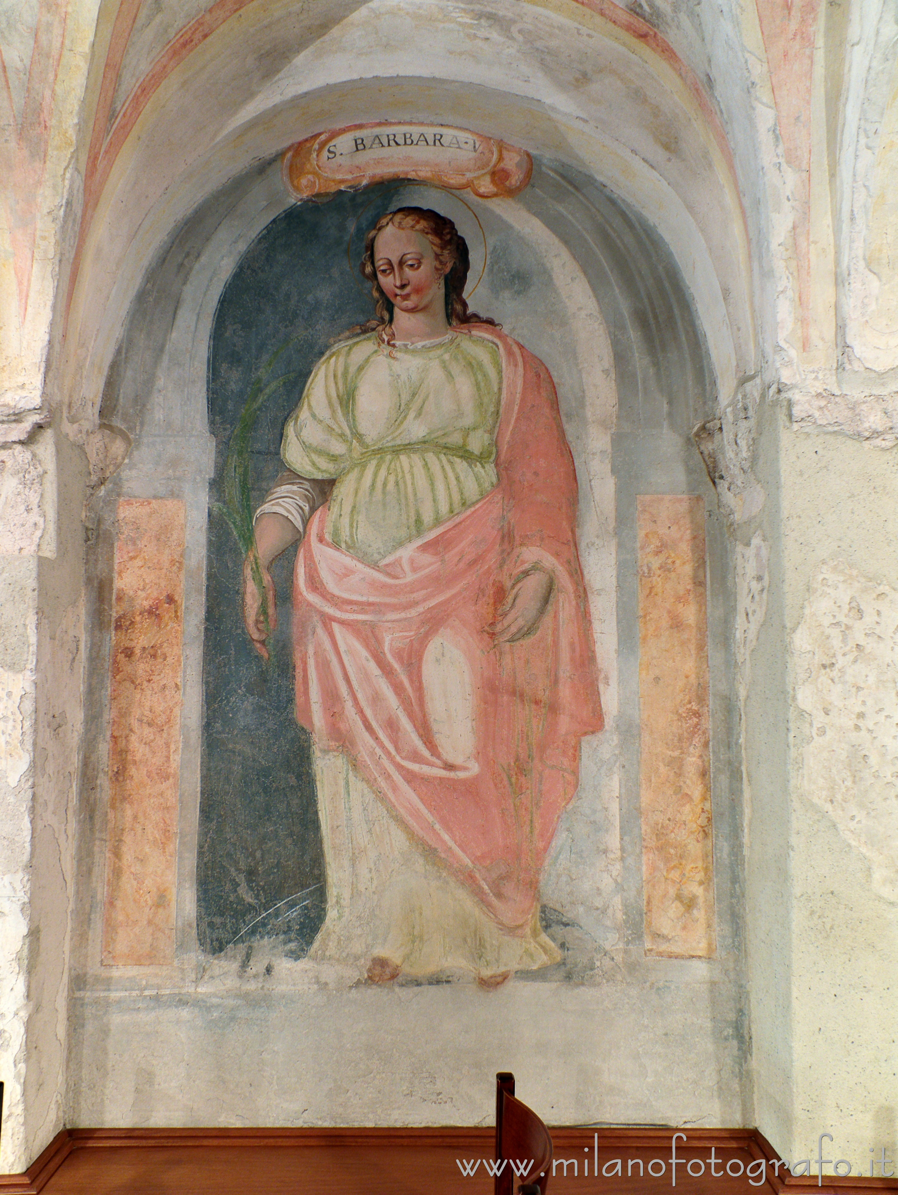 Civate (Lecco) - Santa Barbara nella cripta della Chiesa di San Calocero - Foto a piena risoluzione